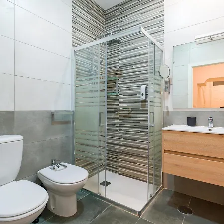 2 Mins From - Workstations - Parking - Bikes