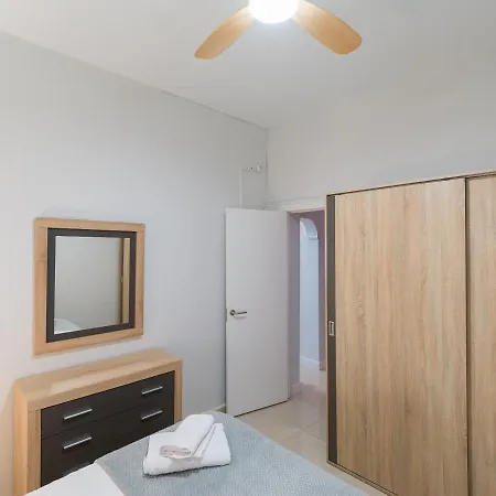 2 Mins From - Workstations - Parking - Bikes * Las Palmas de Gran Canaria