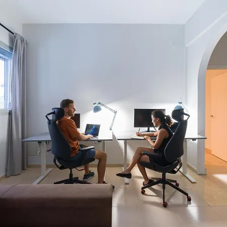 Apartment 2 Mins From - Workstations - Parking - Bikes Las Palmas de Gran Canaria