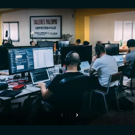 דירה 2 Mins From - Workstations - Parking - Bikes *