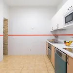 شقة 2 Mins From - Workstations - Parking - Bikes *
