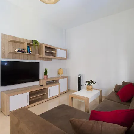 Διαμέρισμα 2 Mins From - Workstations - Parking - Bikes