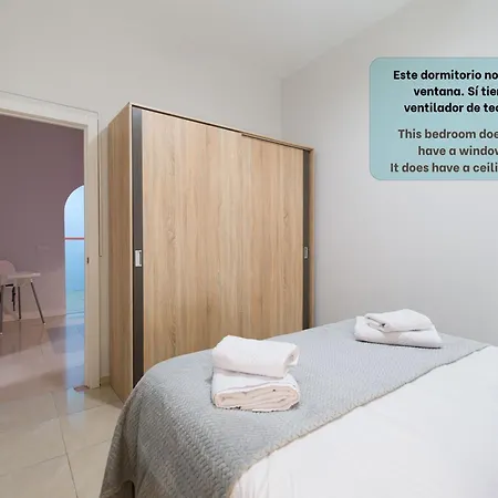 2 Mins From - Workstations - Parking - Bikes Διαμέρισμα