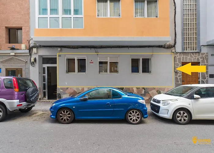 2 Mins From - Workstations - Parking - Bikes