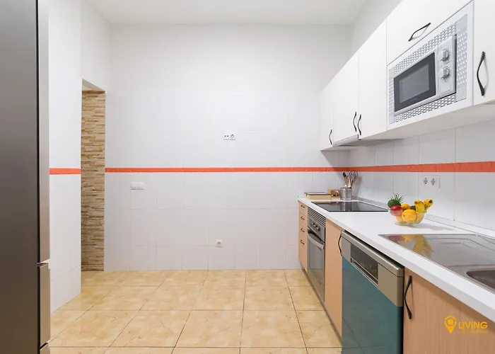 Apartamento 2 Mins From - Workstations - Parking - Bikes *