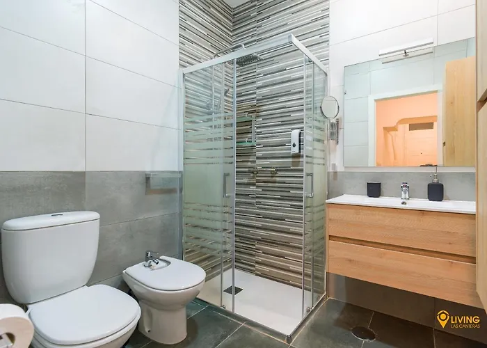 2 Mins From - Workstations - Parking - Bikes