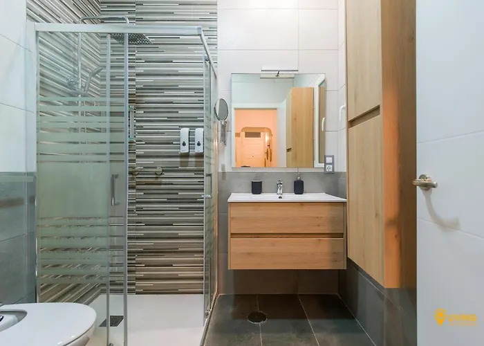 Apartamento 2 Mins From - Workstations - Parking - Bikes *