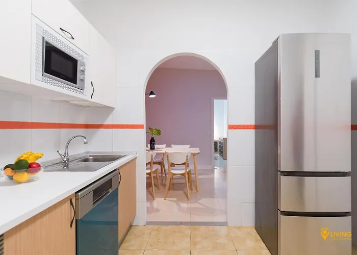 2 Mins From - Workstations - Parking - Bikes