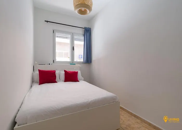 2 Mins From - Workstations - Parking - Bikes Apartamento *